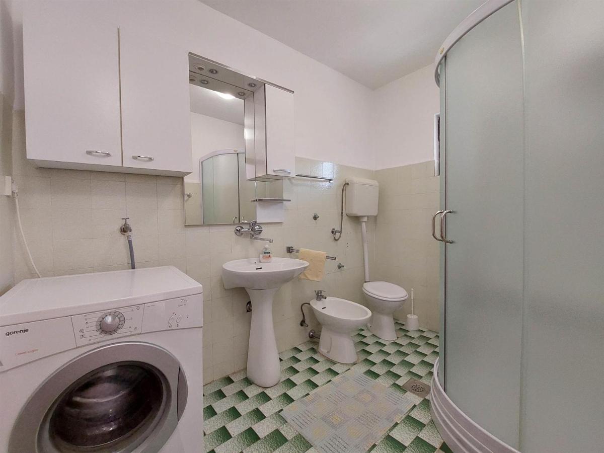 Apartment And Room Marica 푸나트 외부 사진