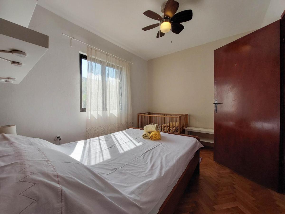 Apartment And Room Marica 푸나트 외부 사진